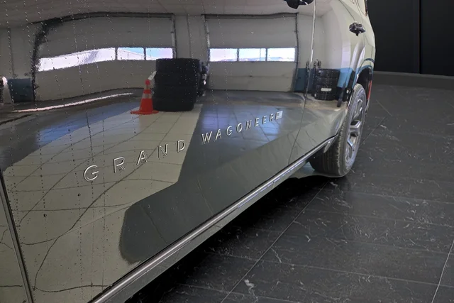 New 2026 High Gloss Black Exterior Paint Jeep Limited Altitude image 45