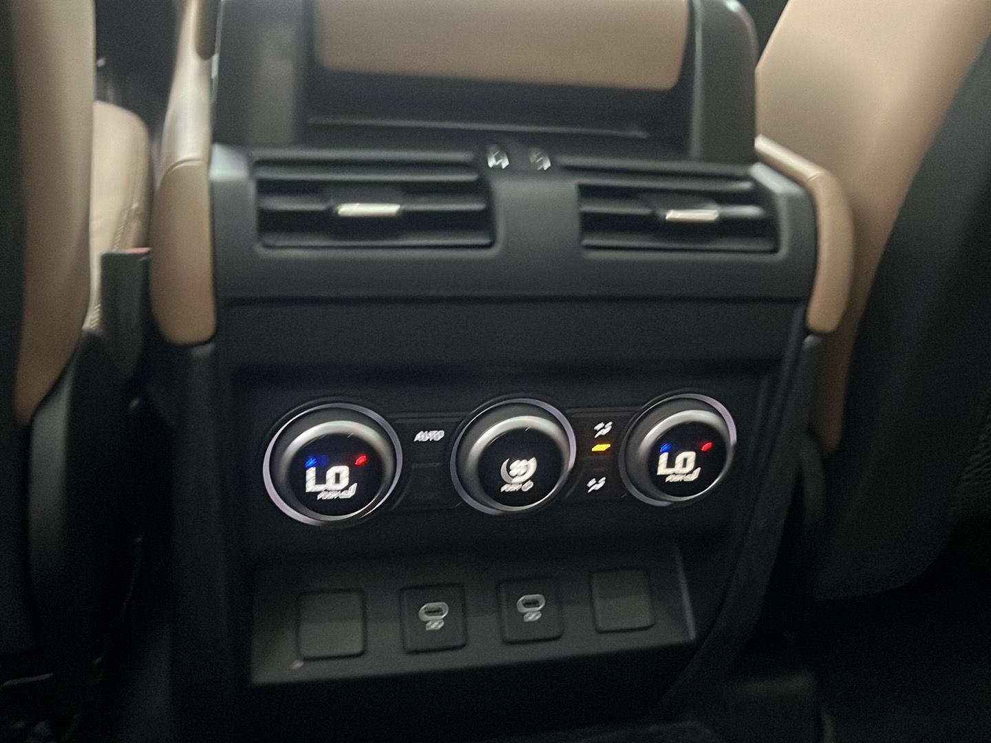 Used 2025 Fuji White Land Rover S image 30