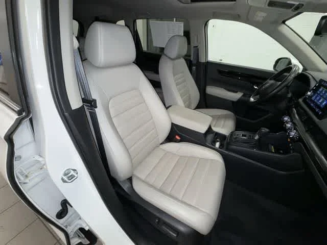 Certified Used 2025 Platinum White Pearl Honda EX-L image 16