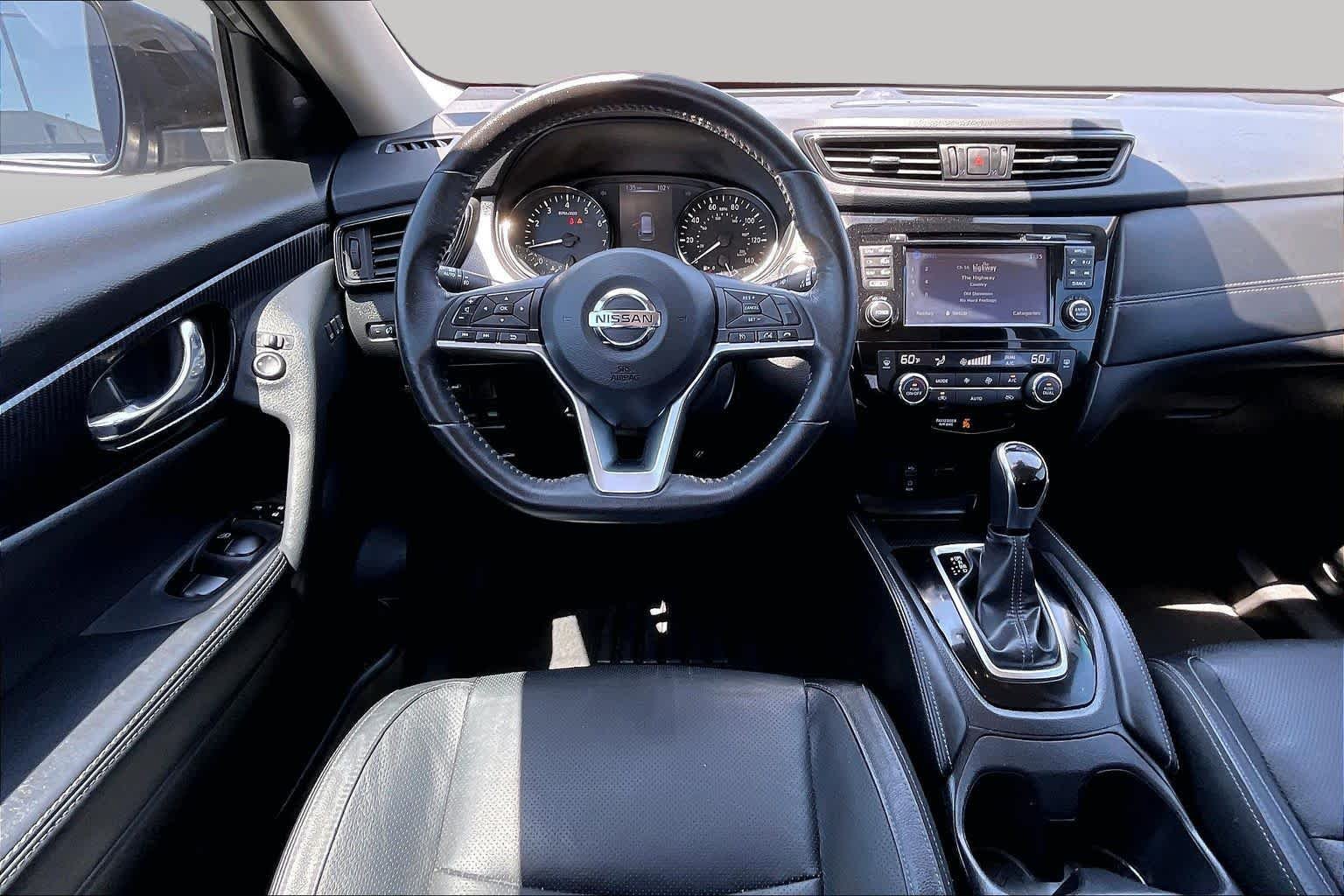 Used 2017 Gun Metallic Nissan SL image 6