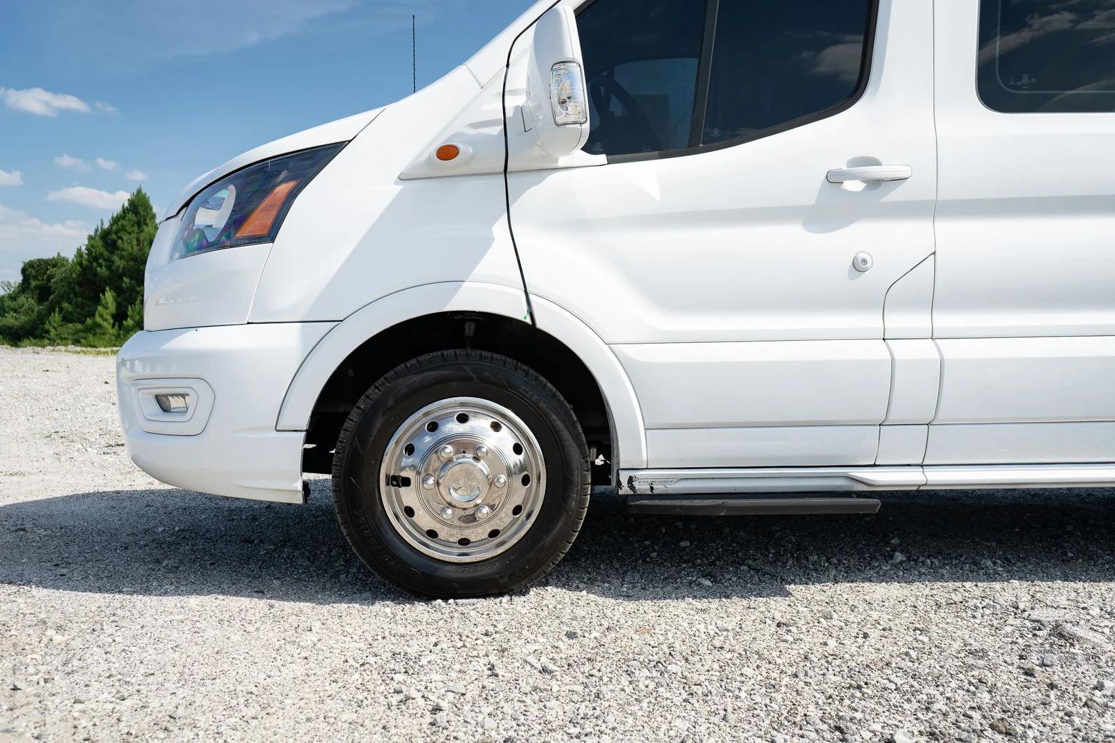 Used 2020 White Ford XL image 4