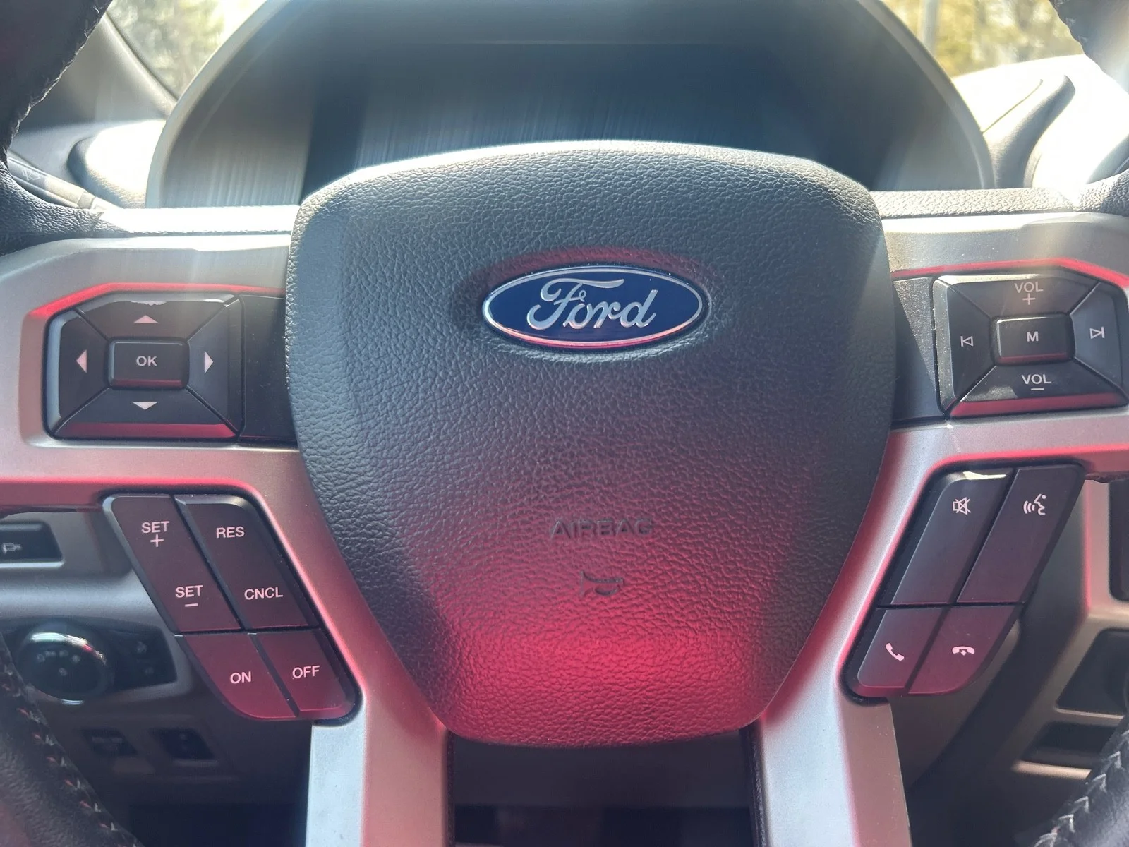 2019 Ford F-150 Lariat - Photo 14