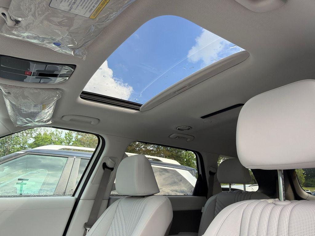 New 2026 White Hyundai Blue SEL Premium 7P image 32