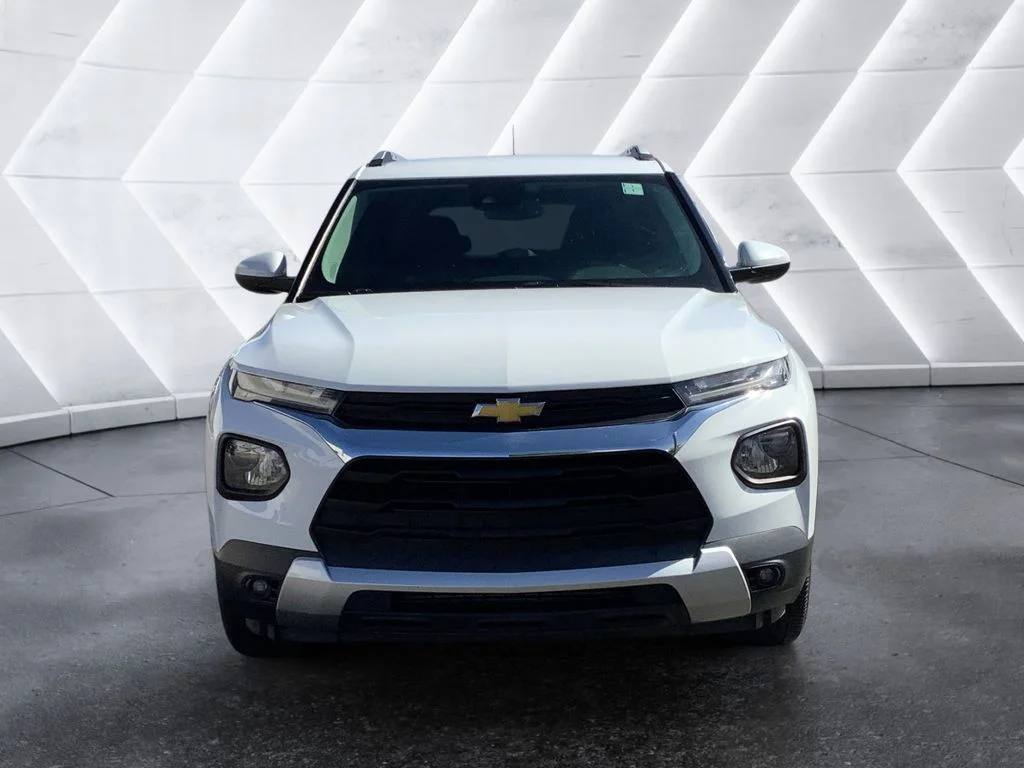 Used 2022 White Chevrolet LT image 2