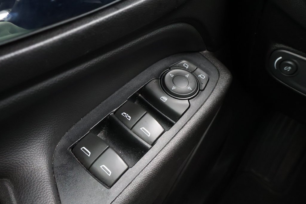 Used 2019 KINETIC BLUE METALLIC Chevrolet LT image 18