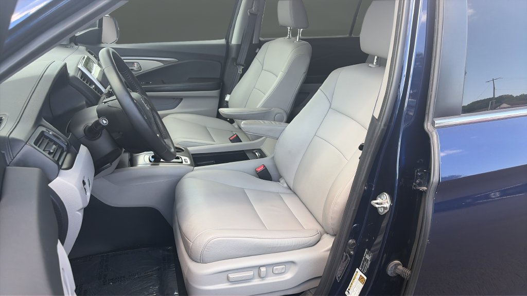 Used 2017 Blue Honda EX-L image 9