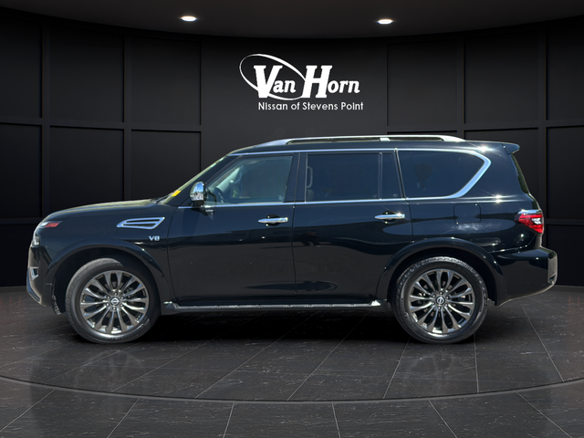 Used 2022 Super Black Nissan Platinum image 4
