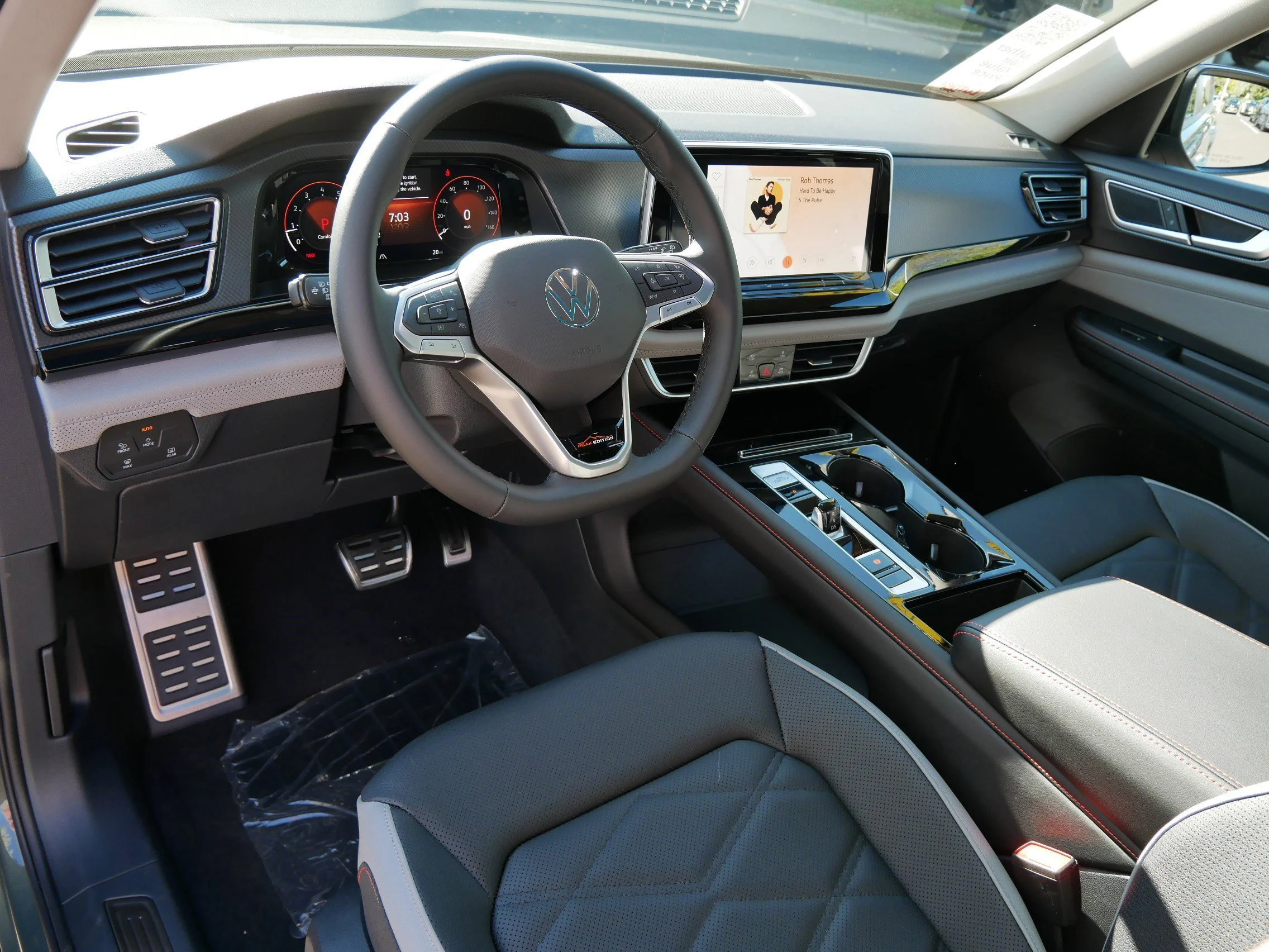 New 2026 Avocado Green Pearl Volkswagen 2.0T Peak Edition image 9