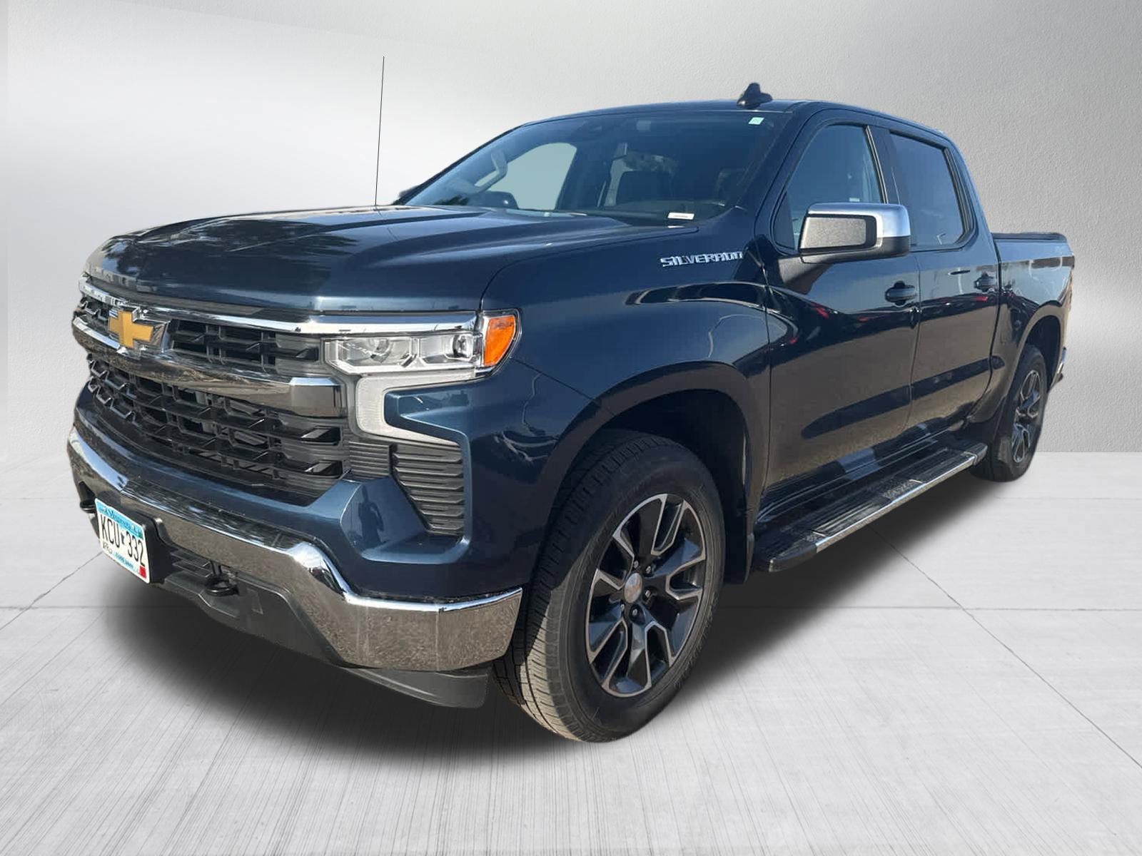 Used 2022 Chevrolet Silverado 1500 LT with VIN 1GCPDDEKXNZ636092 for sale in Brooklyn Center, Minnesota