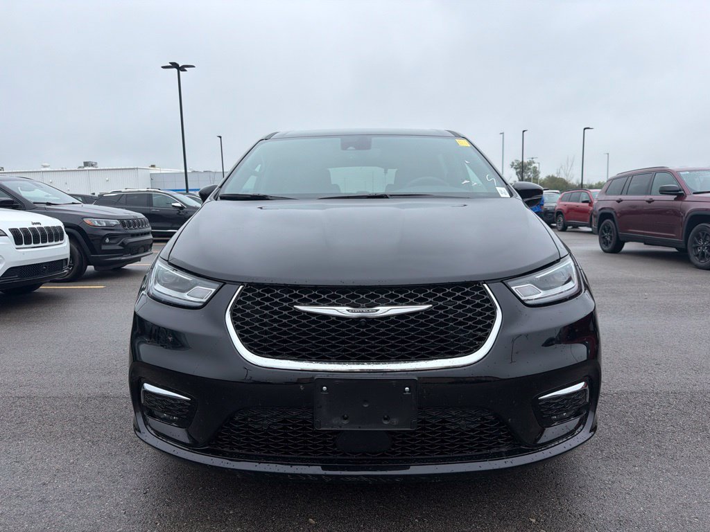 Used 2026 Chrysler Pacifica Select with VIN 2C4RC1BG9TR281613 for sale in Kansas City