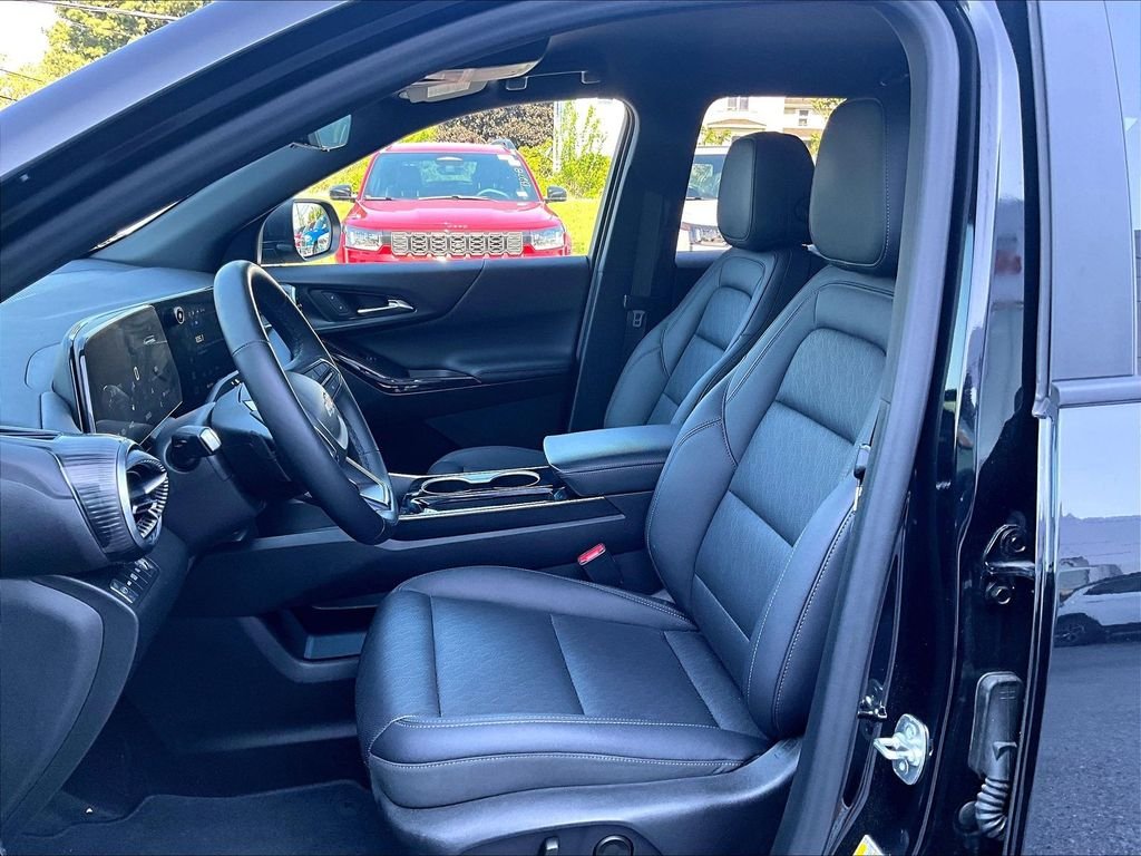 Used 2025 Black Chevrolet LT image 10
