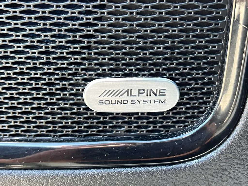 Used 2025 White Jeep Limited image 15