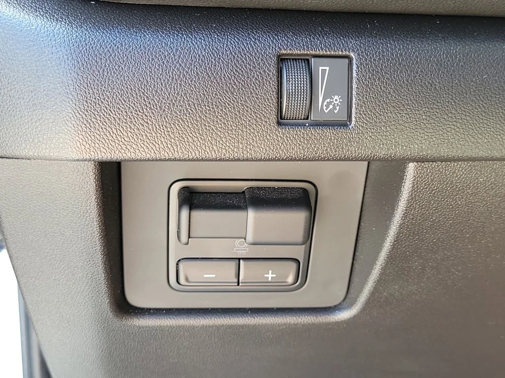 Used 2023 White Chevrolet LT image 31