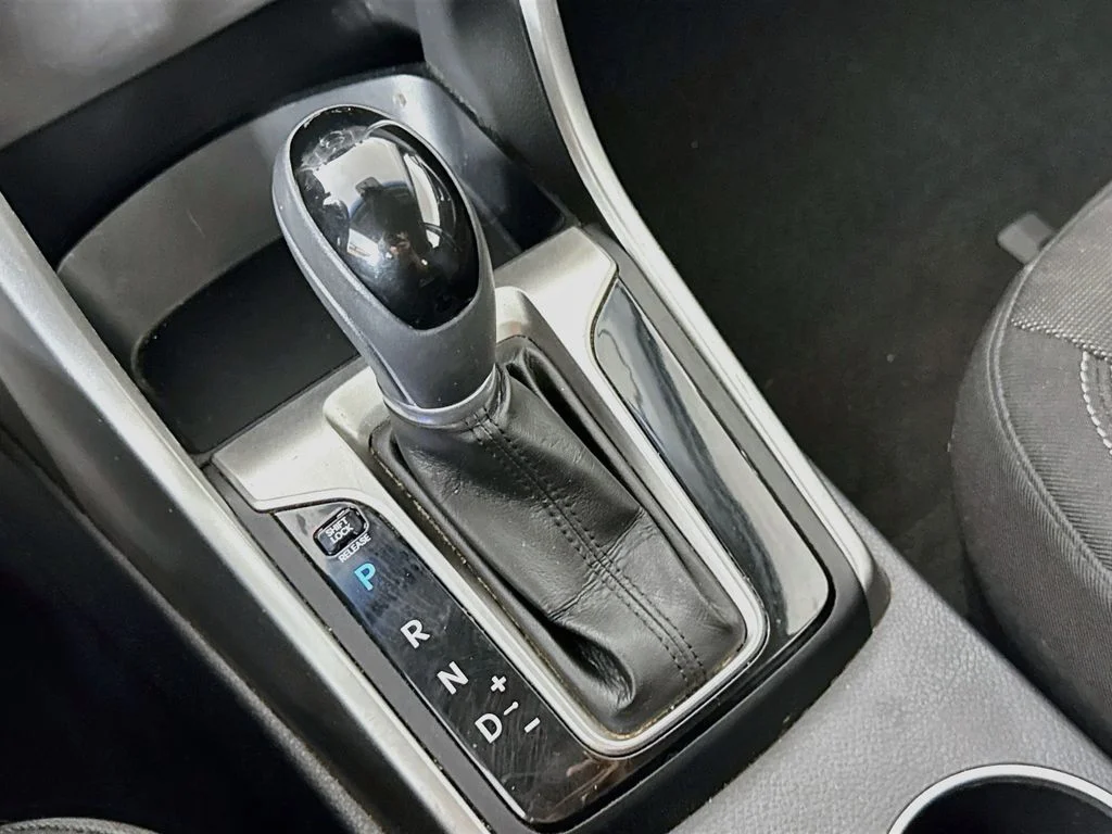 Used 2013 Black Hyundai Base image 18
