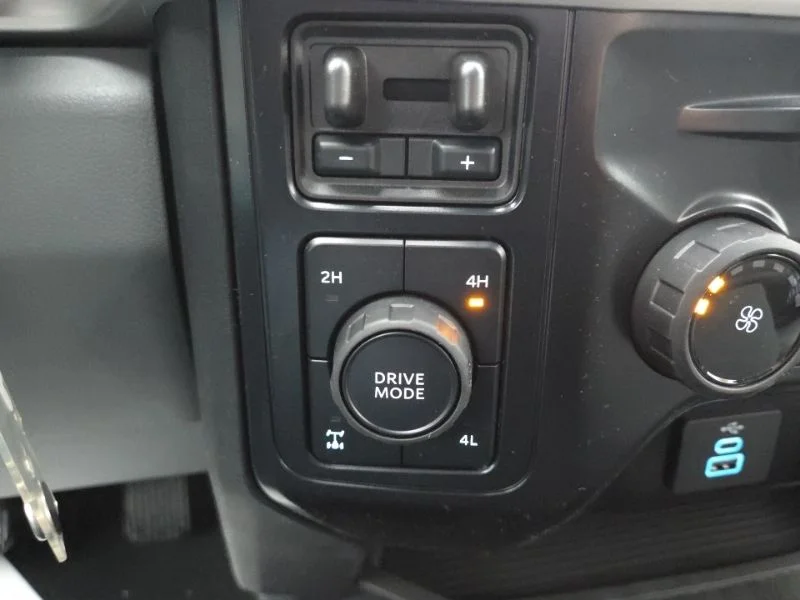 New 2026 Oxford White Ford F-350® XLT image 32