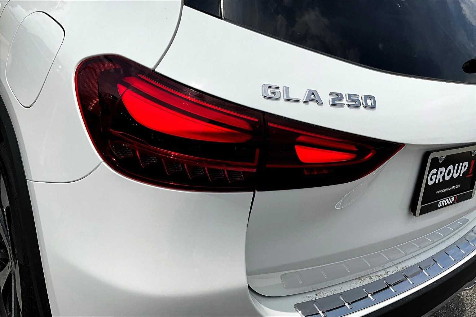 New 2026 Polar White Mercedes-Benz GLA 250 image 6