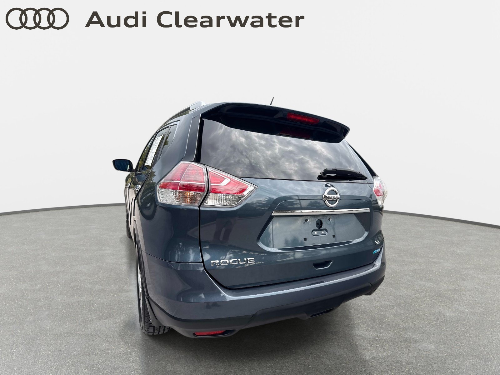 Used 2014 Graphite Blue Nissan SL image 8