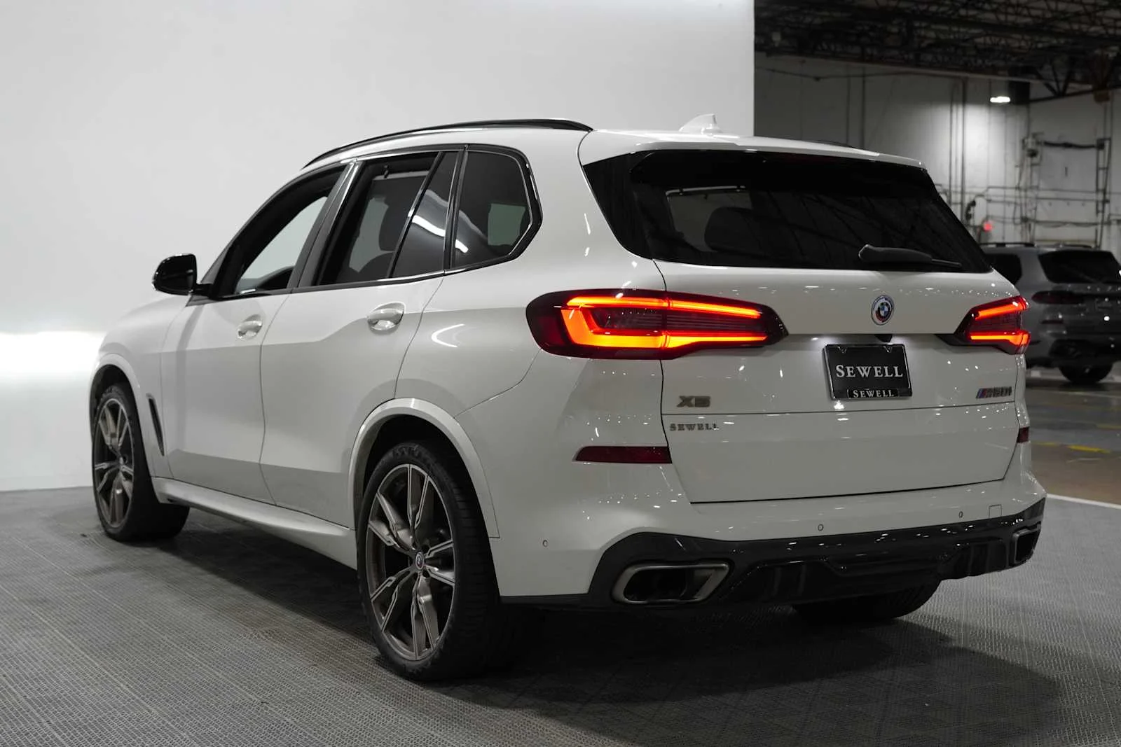 Certified Used 2023 Alpine White BMW M50i image 6