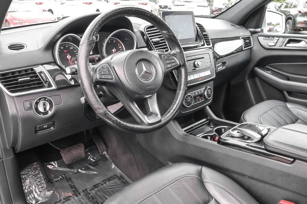 Used 2017  Mercedes-Benz GLS 450 image 3