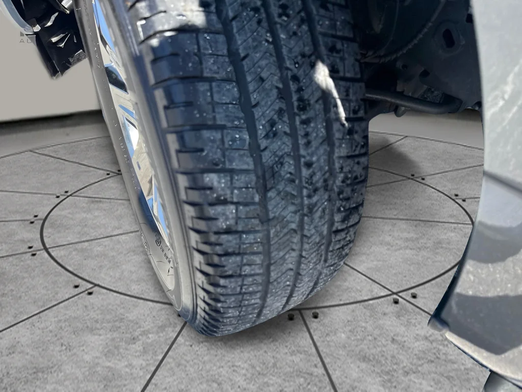 Used 2023 Gray Ford XLT image 34