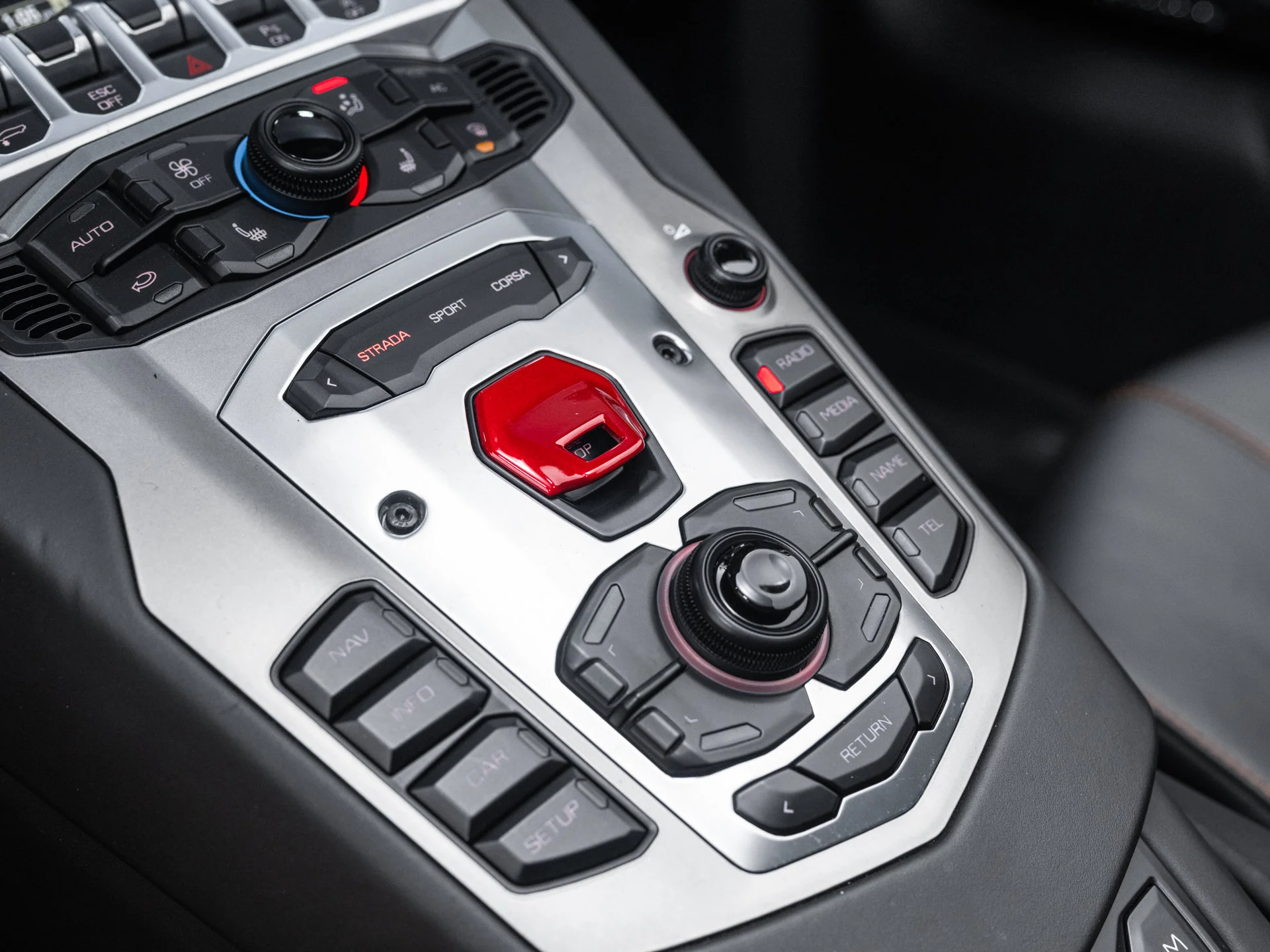 Used 2014  Lamborghini LP700-4 image 50