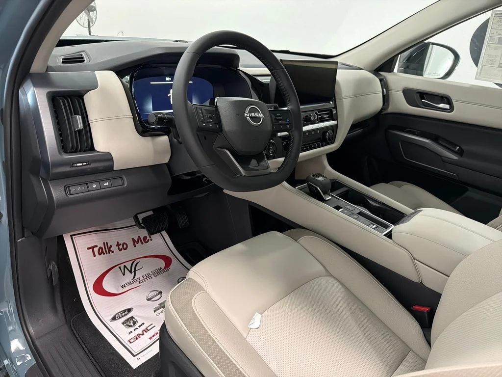 New 2026 Baltic Teal Pearl Nissan SL image 9