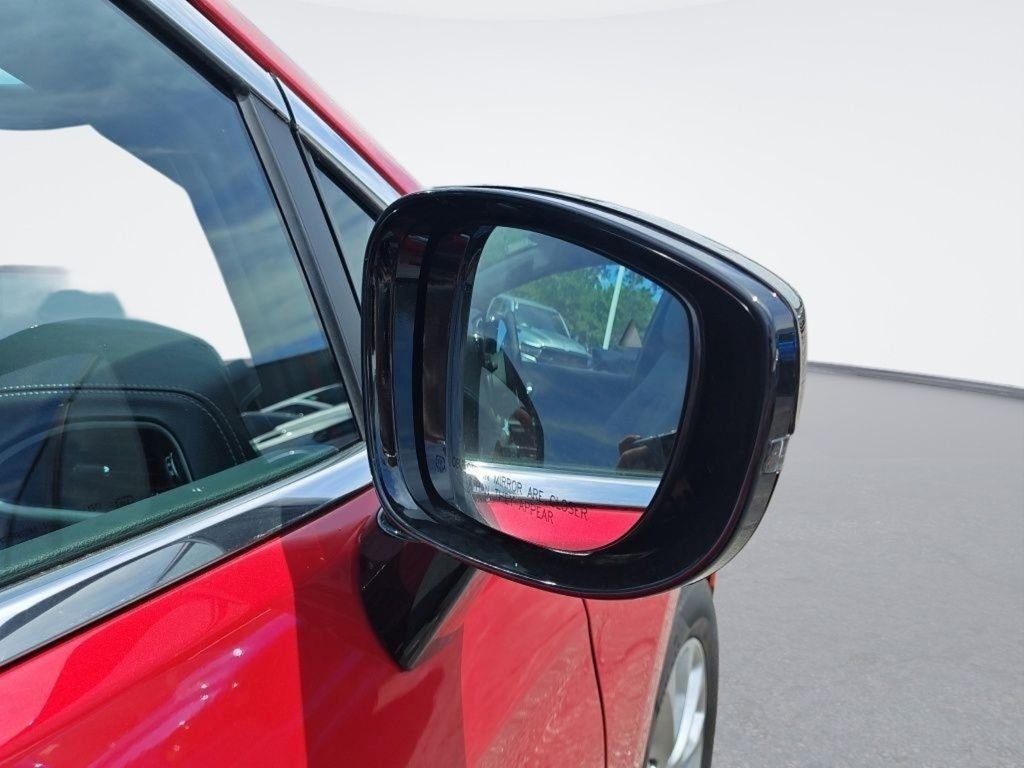 New 2027 Red Hot Pearl-Coat Exterior Paint Chrysler Select image 13