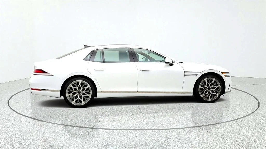 Used 2025 Uyuni White Genesis 3.5T e-SC AWD image 4
