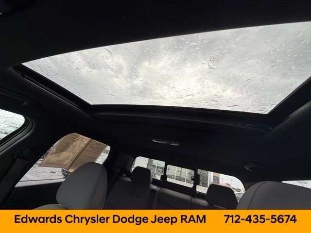 Used 2022 Black Hyundai SEL image 26