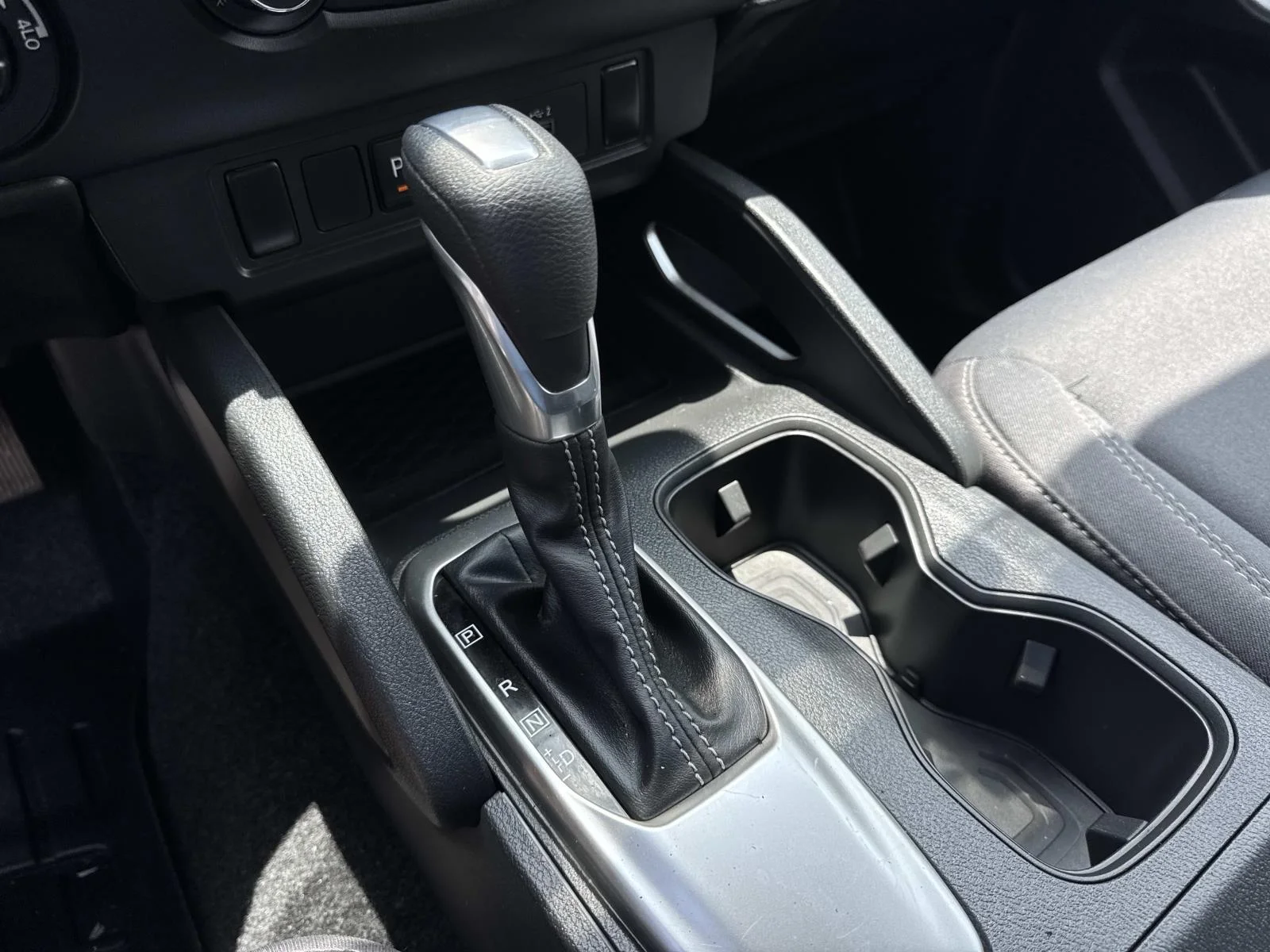 Used 2025 Super Black Nissan SV image 26