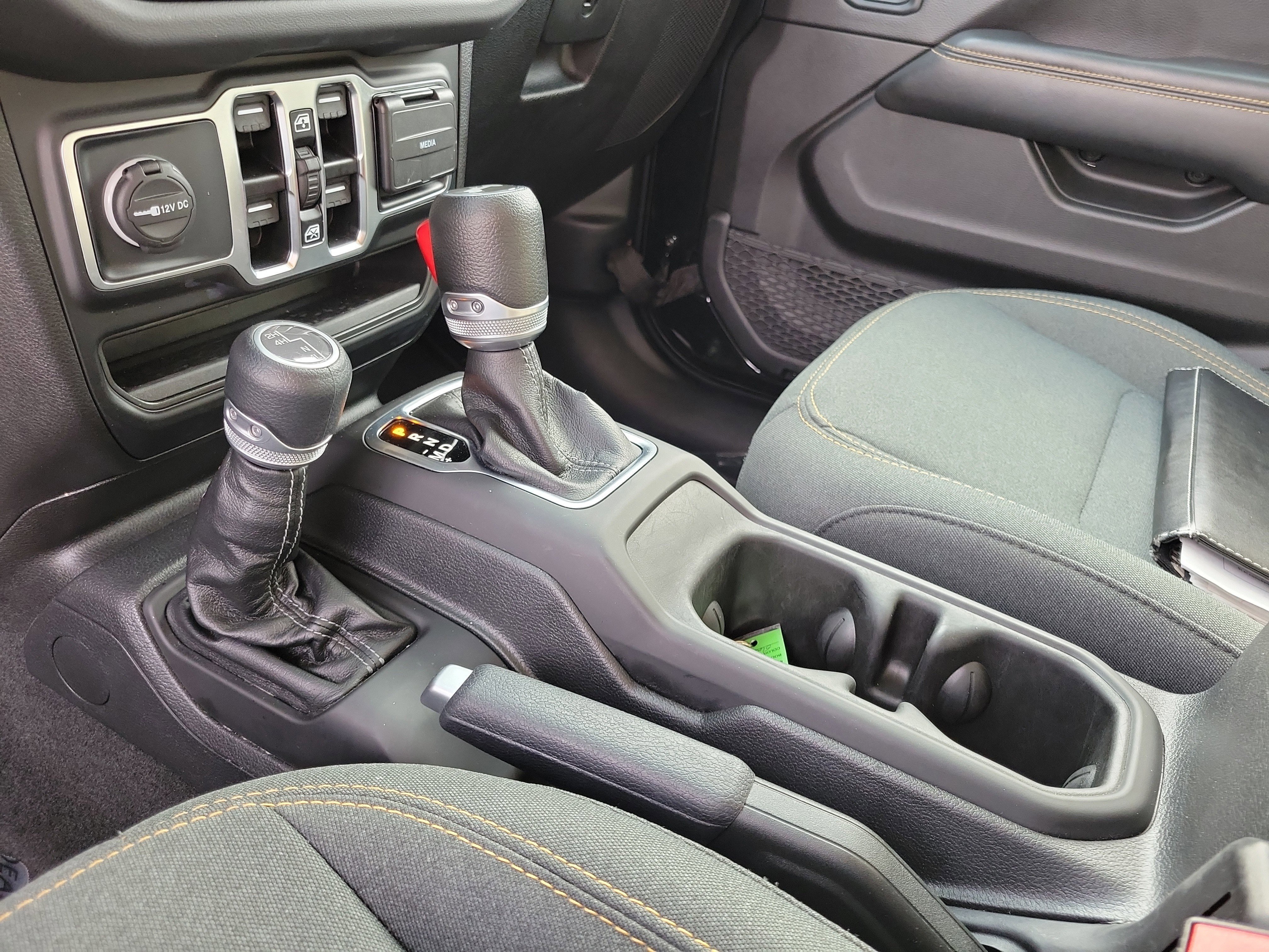 2025 Jeep Wrangler 4-Door Sahara - Photo 29