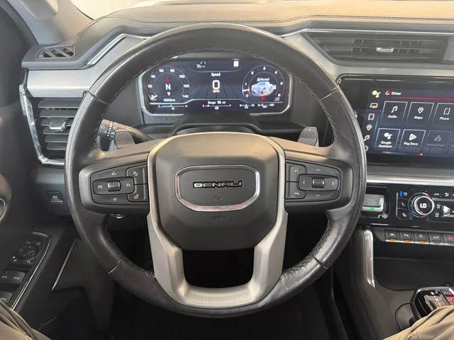Used 2023 White GMC Denali image 22