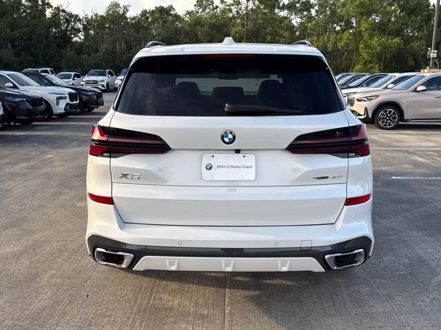 New 2026 Mineral White Metallic BMW sDrive40i image 6