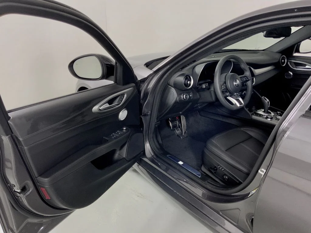 2026 Alfa Romeo Giulia Base - Photo 17