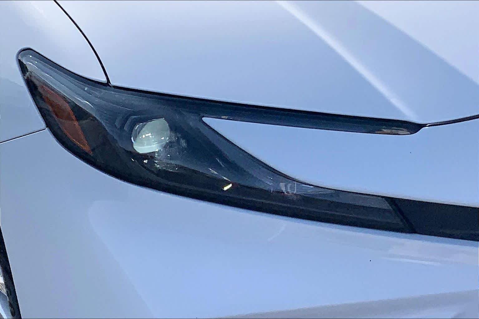 Used 2025 Ice Cap Toyota LE image 28