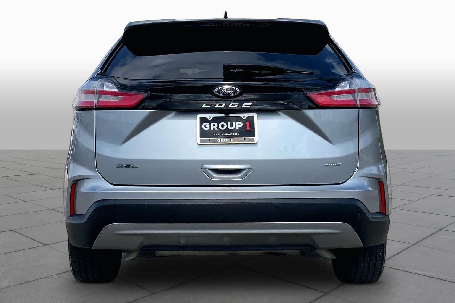 Used 2024 Iconic Silver Ford SEL image 5