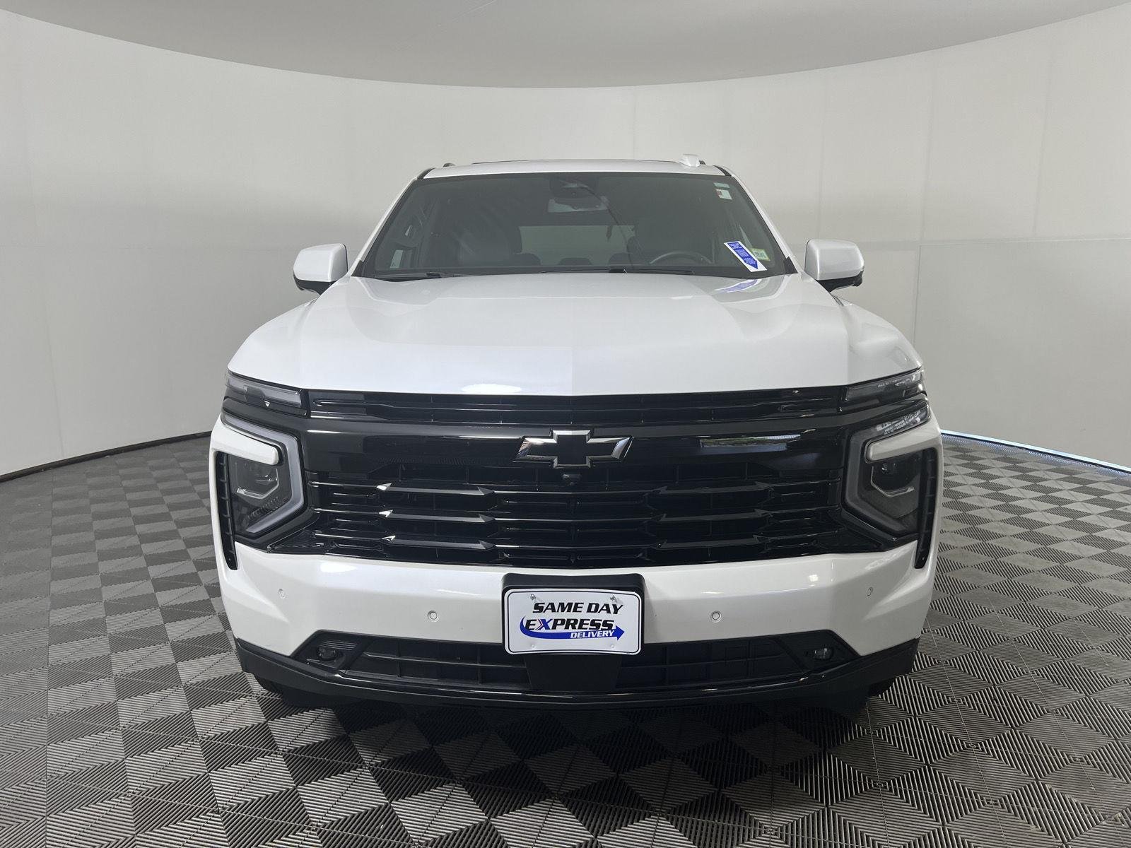 Used 2025 Pearl Chevrolet RST image 33