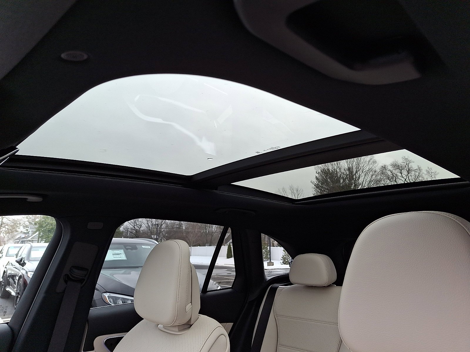 Used 2026 Polar White Mercedes-Benz GLC 300 image 9