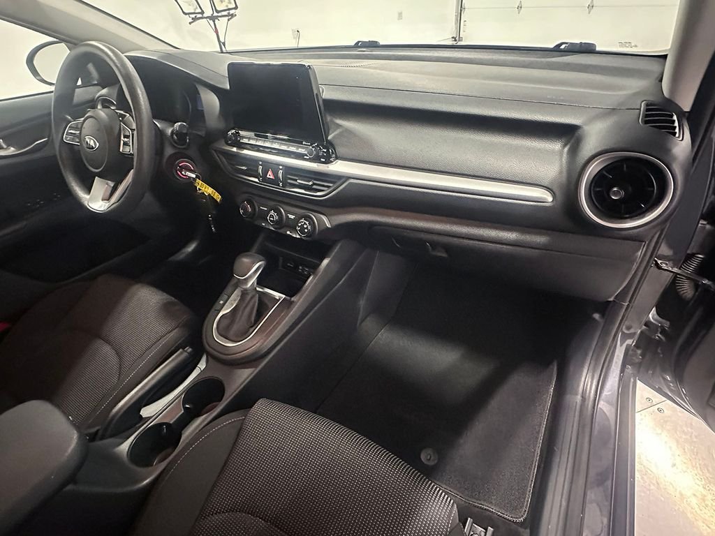 Used 2020 Gray Kia LXS image 24