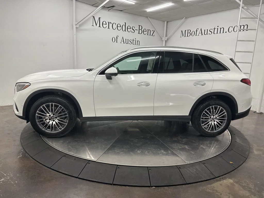 Used 2026 White Mercedes-Benz GLC 300 image 4