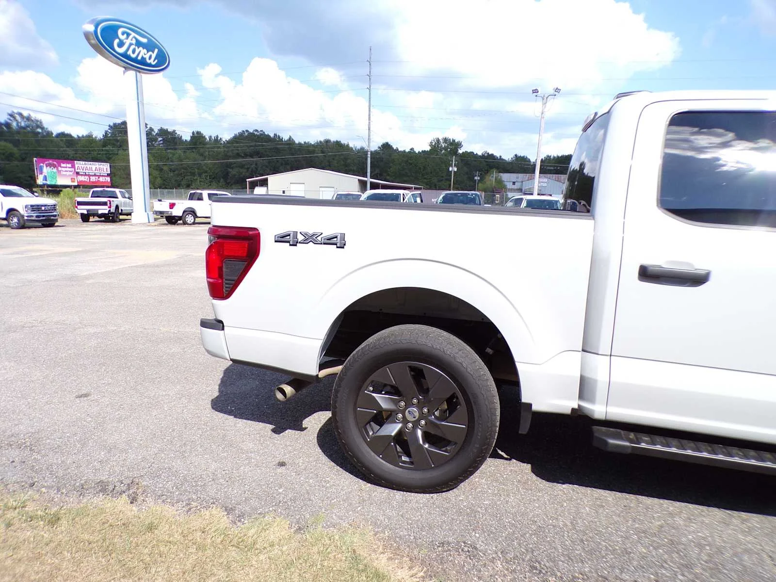 Used 2024 Avalanche Ford STX image 5
