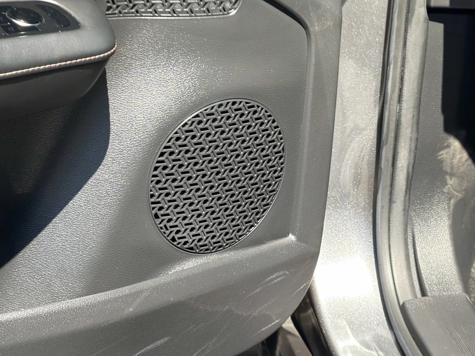 Used 2023 GUN METALLIC Nissan ENGAGE image 21