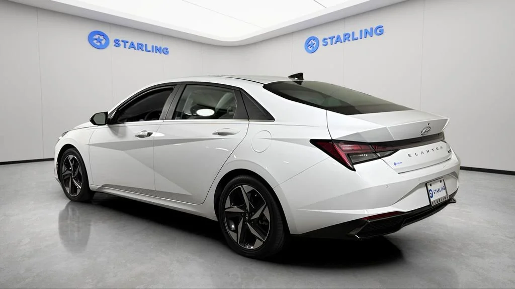 Used 2022 White Hyundai Limited image 6