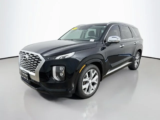 Used 2021 Black Hyundai Limited image 3