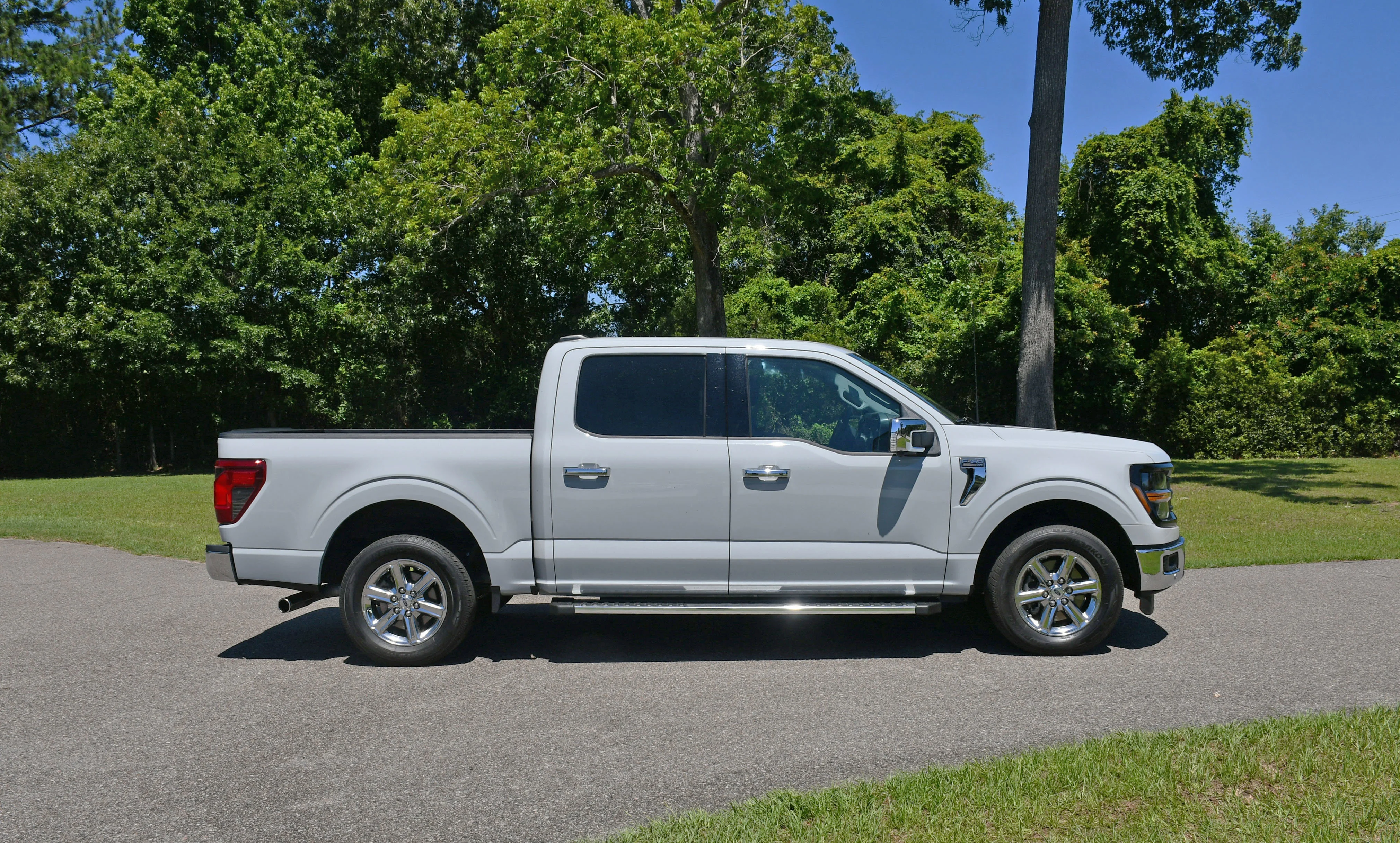 Used 2024 White Ford XLT image 4