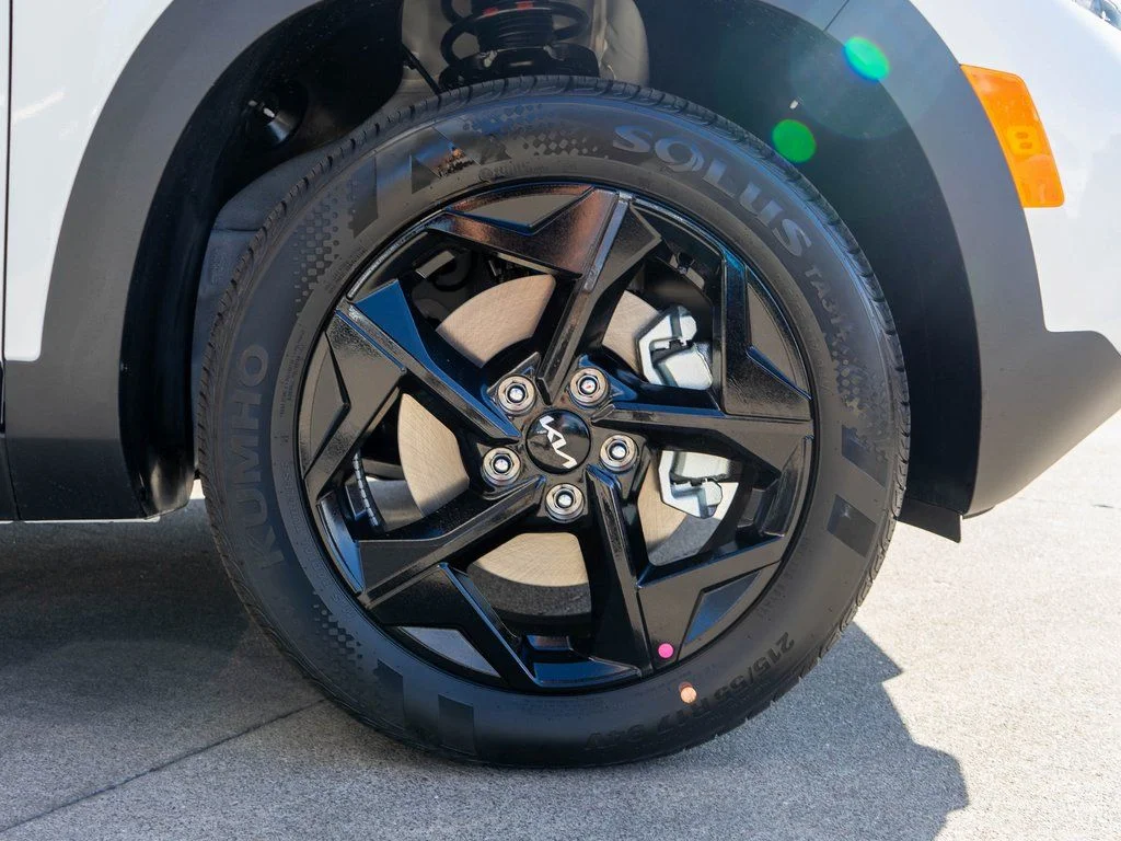 New 2026 Snow White Pearl Kia EX image 32