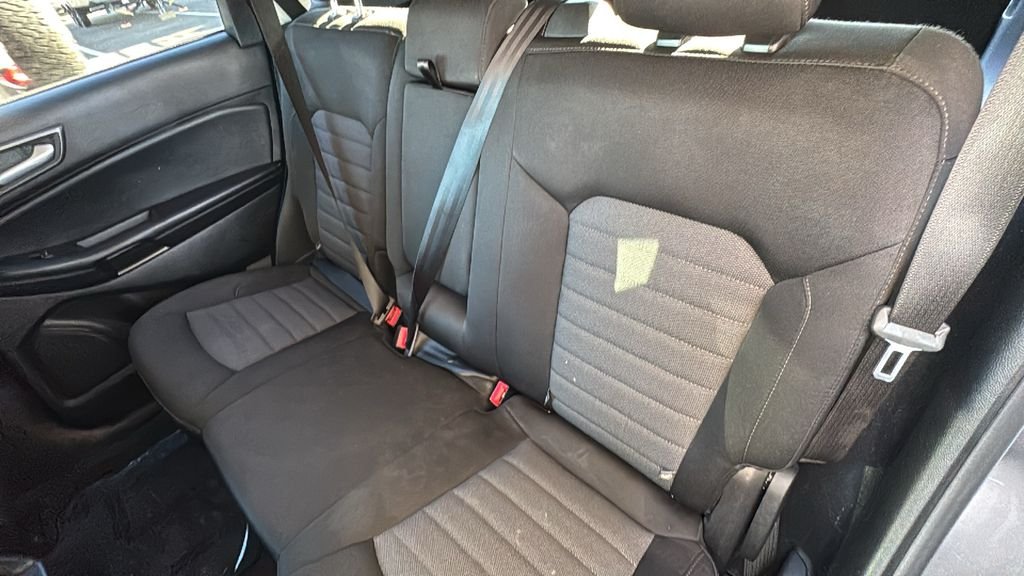 Used 2022 Gray Ford SE image 23