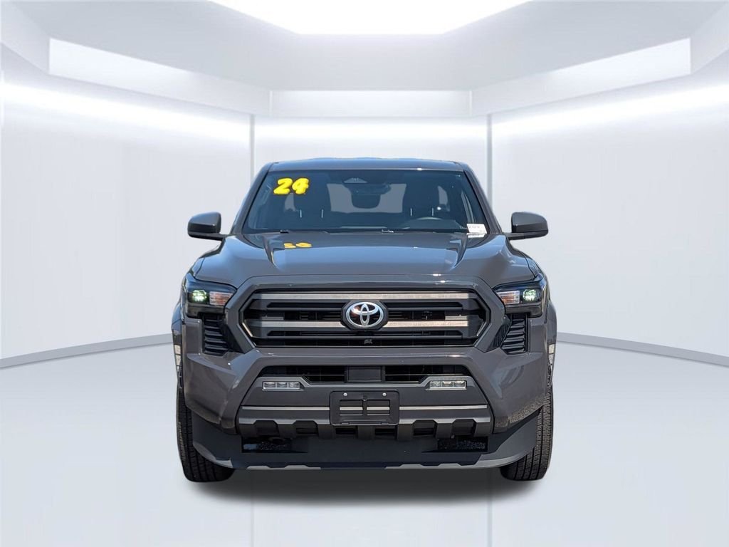 Used 2024  Toyota SR5 image 10
