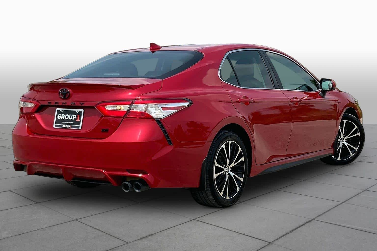 Used 2020 Supersonic Red Toyota SE image 13