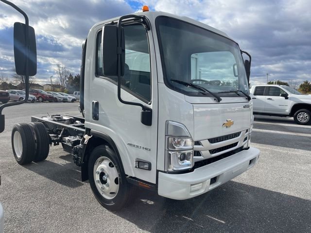2025 Chevrolet Low Cab Forward 4500 Gas 176" WB Regular Cab's photo